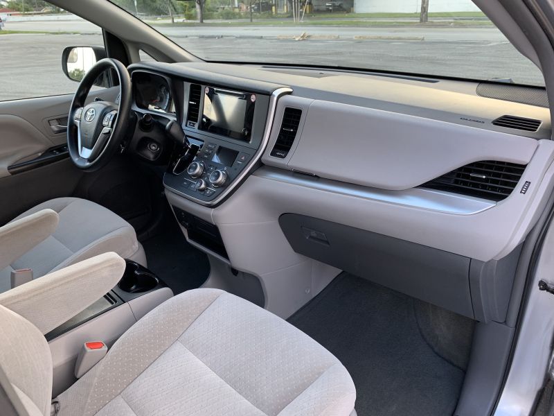 Toyota Sienna pic #1352