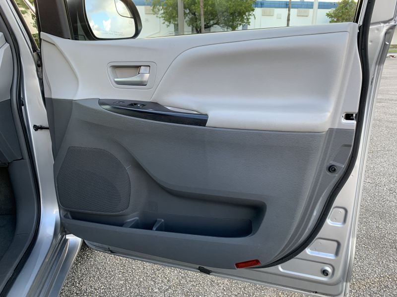 Toyota Sienna pic #1353