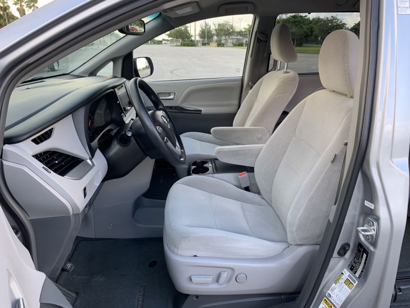 Toyota Sienna pic #1356