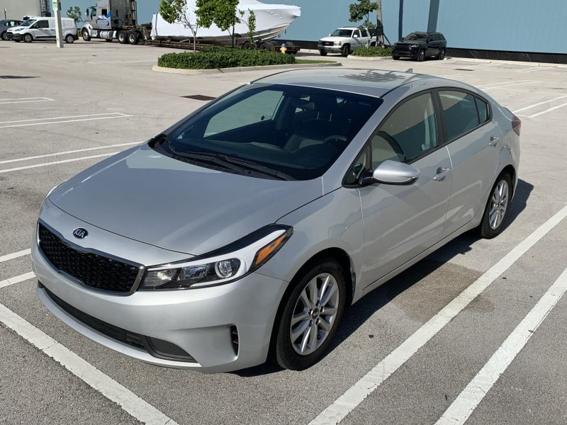 Kia Forte alquiler en Miami, Florida