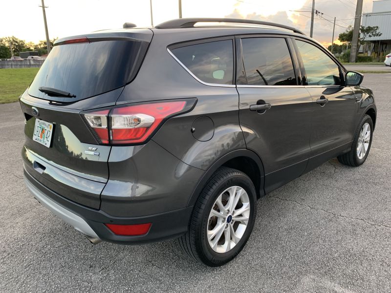 Ford Escape SE for hire