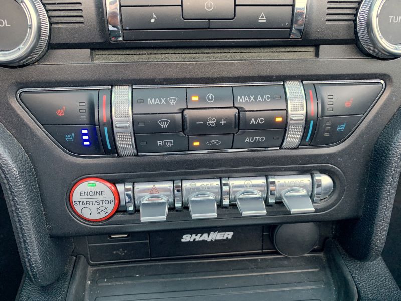 Ford Mustang pic #2034