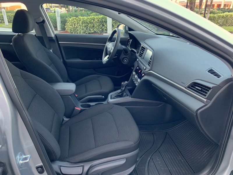 Hyundai Elantra pic #2140