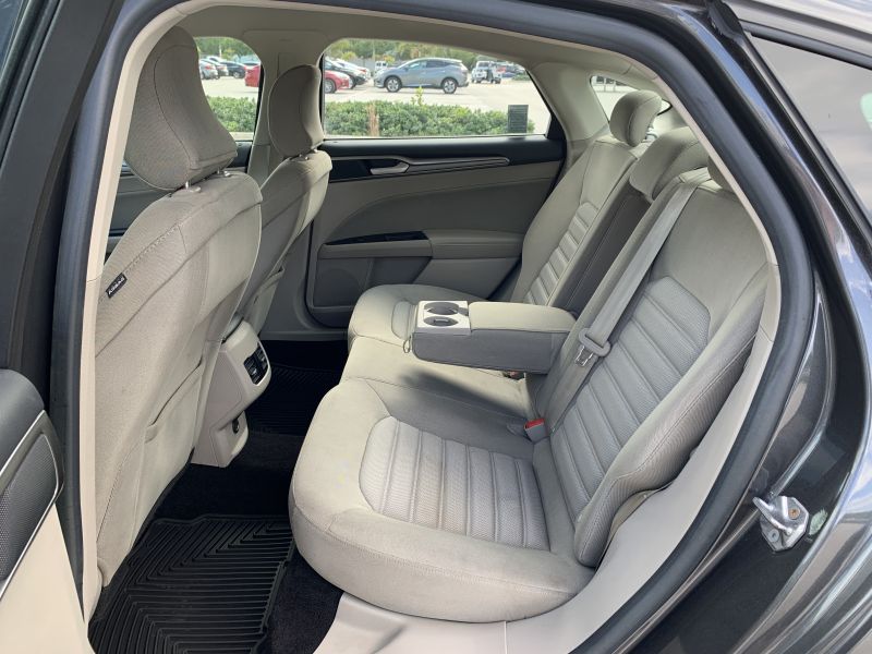 Ford Fusion Hybrid pic #2165