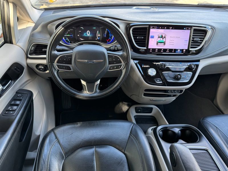 Chrysler Pacifica Hybrid pic #3853