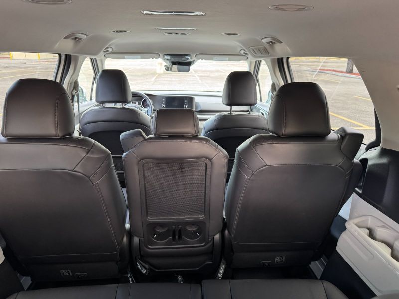 Kia Carnival pic #4199