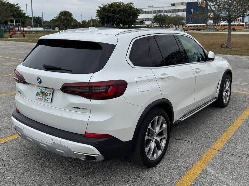 BMW X5 a noleggio