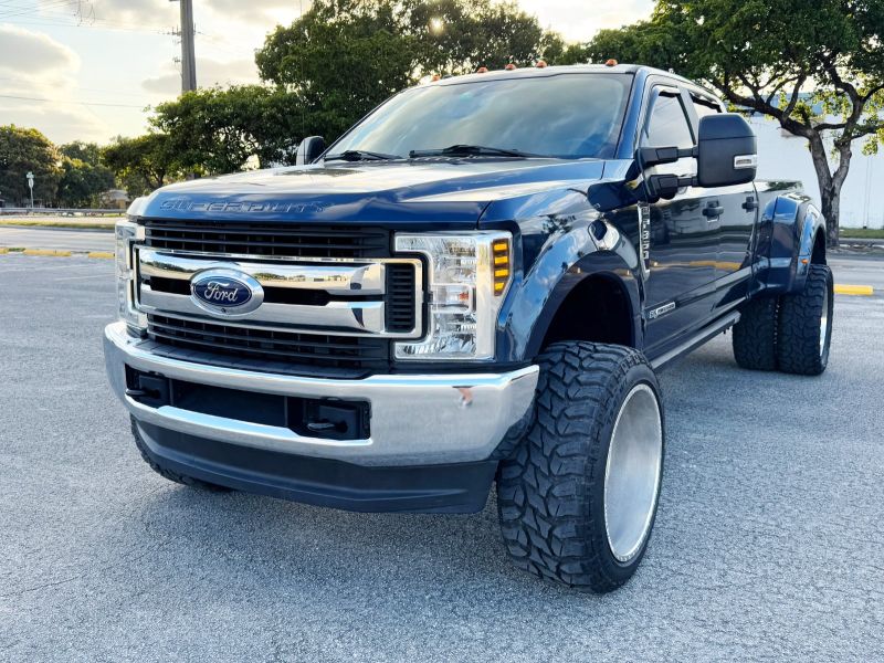 Ford Super Duty F-350 long-term rental in Miami, Florida