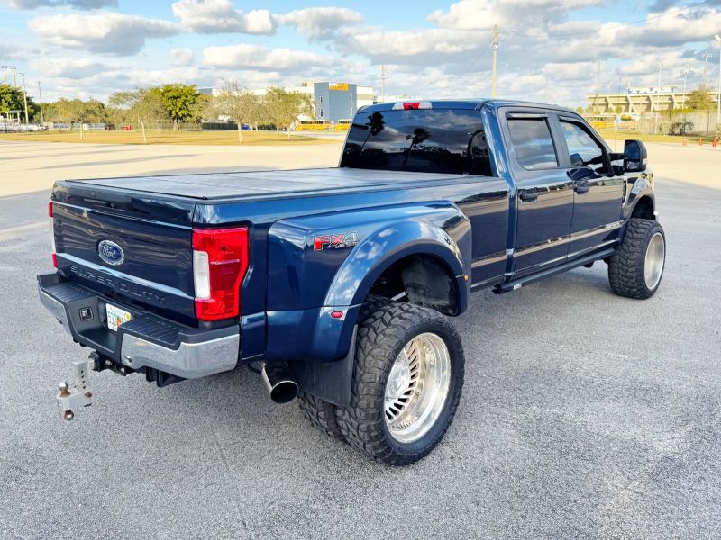Ford Super Duty F-350 for hire