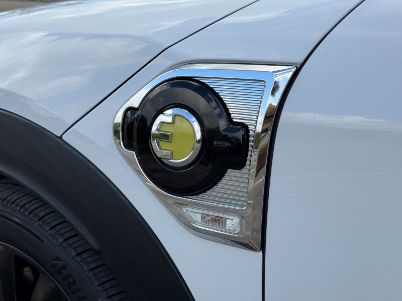 MINI Countryman Plug-In Hybrid pic #4787