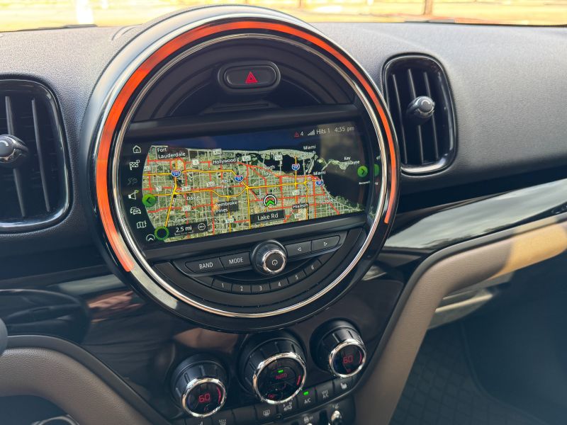 MINI Countryman Plug-In Hybrid pic #4815