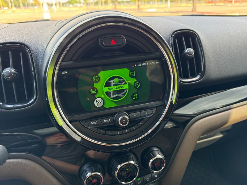 MINI Countryman Plug-In Hybrid pic #4818