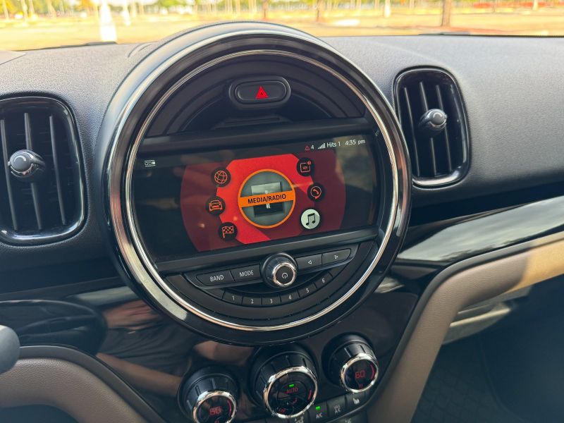 MINI Countryman Plug-In Hybrid pic #4819