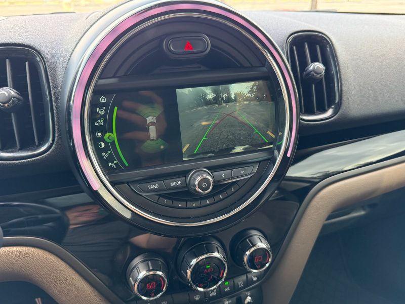 MINI Countryman Plug-In Hybrid pic #4823