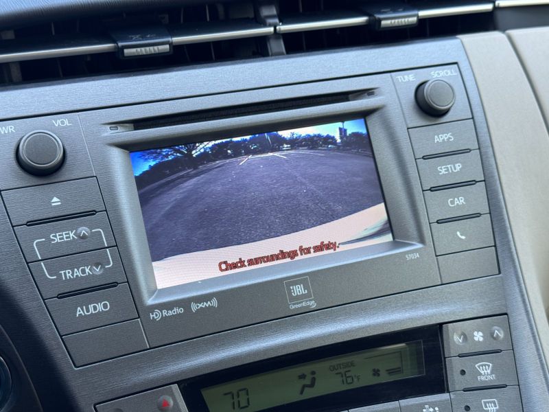 Toyota Prius Five pic #4937