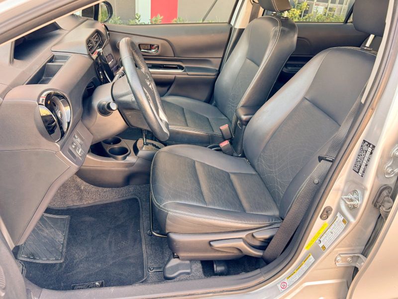 Toyota Prius C Four pic #4944