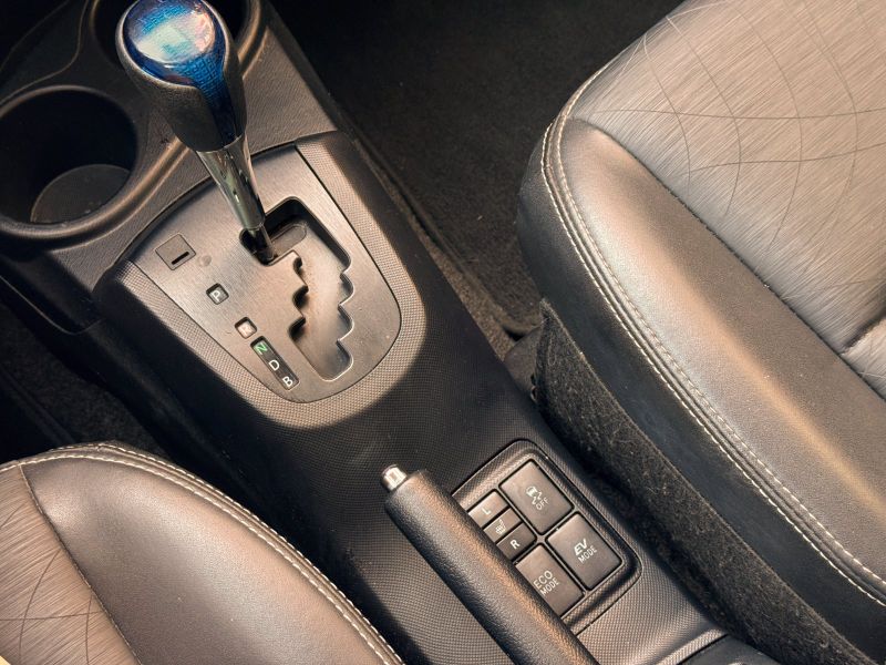 Toyota Prius C Four pic #4957