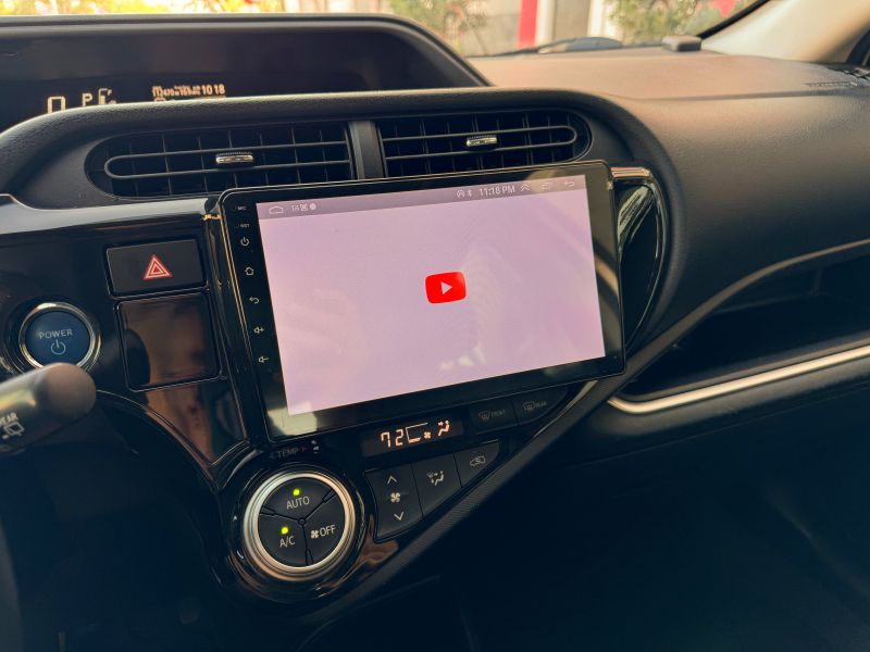 Toyota Prius C Four pic #4962