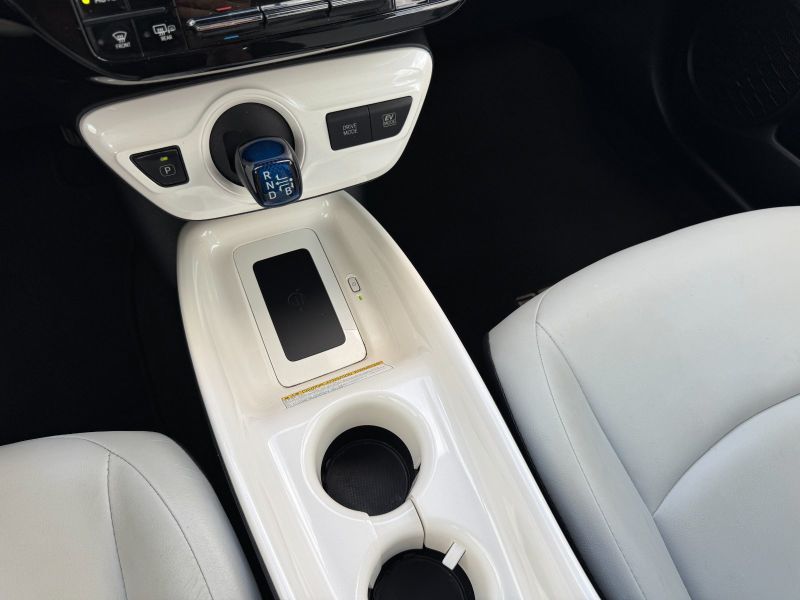 Toyota Prius Touring pic #5088