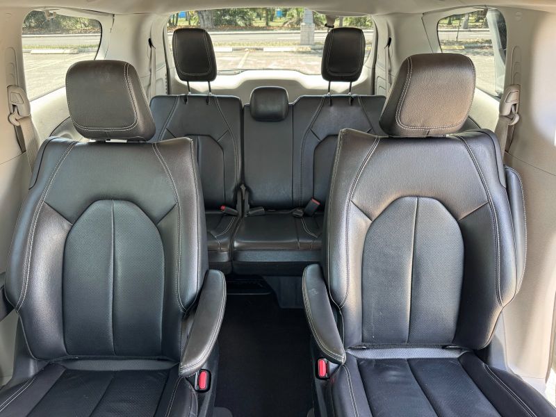 Chrysler Pacifica Hybrid pic #5214