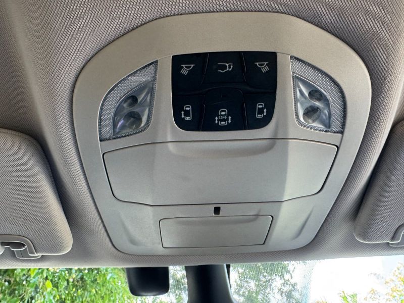 Chrysler Pacifica Hybrid pic #5229