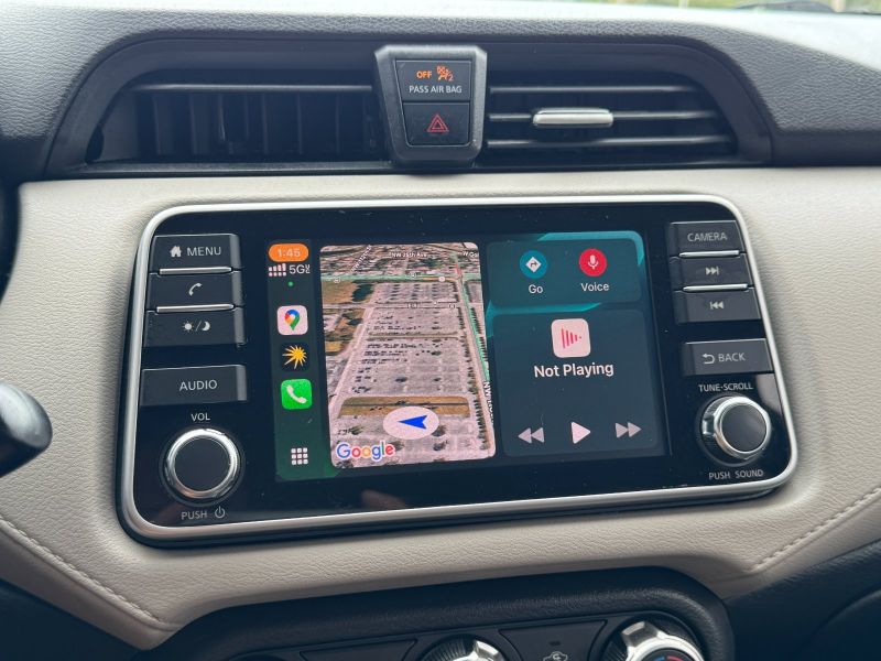 Nissan Versa SV pic #5367