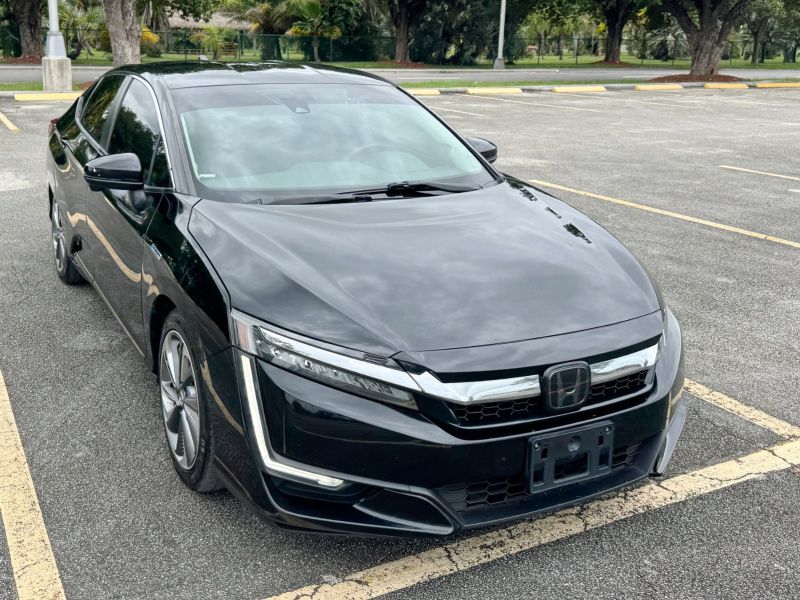 Honda Clarity Plug-In Hybrid for rent