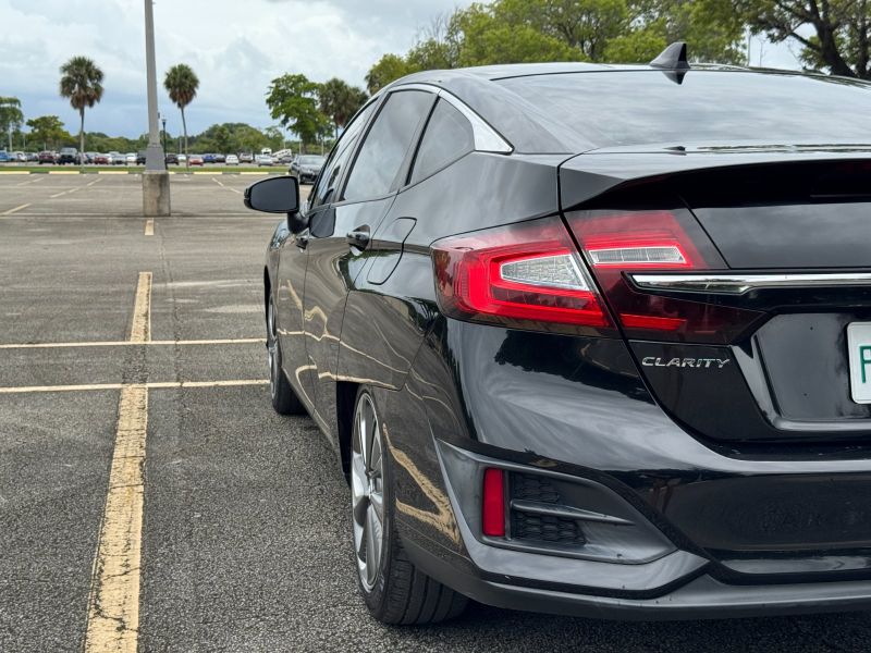 Honda Clarity Plug-In Hybrid pic #5380