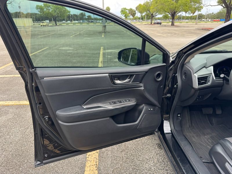 Honda Clarity Plug-In Hybrid pic #5383