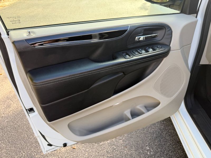 Dodge Grand Caravan pic #5528