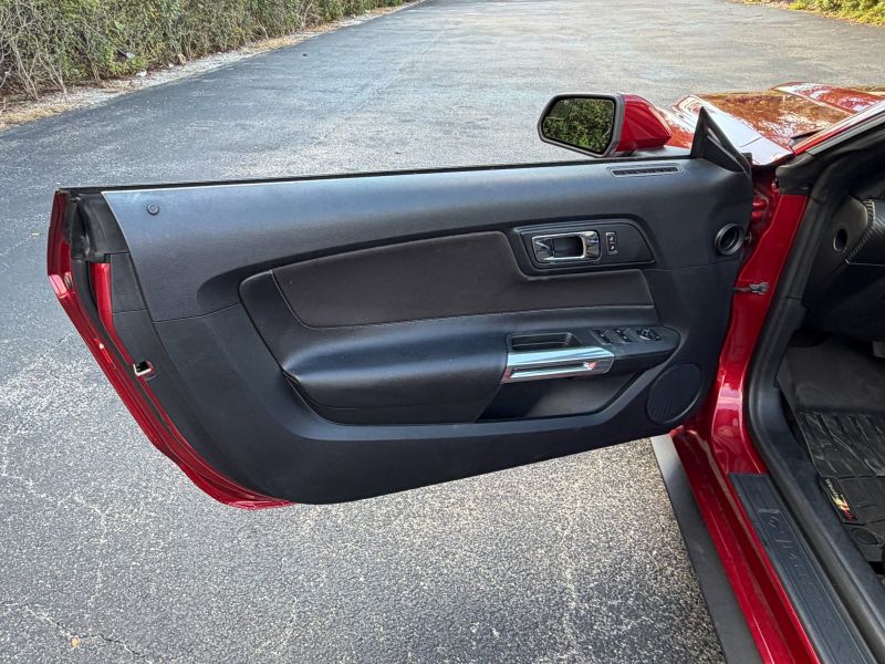 Ford Mustang pic #5801