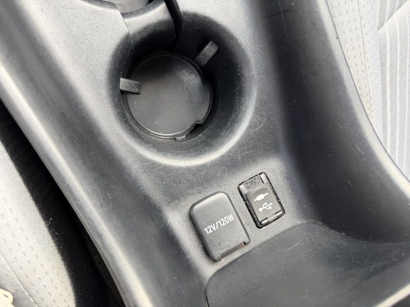 Toyota Prius Four pic #5850