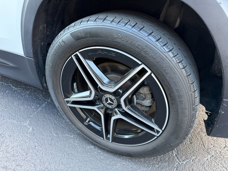 Mercedes-Benz GLB 250 pic #5861