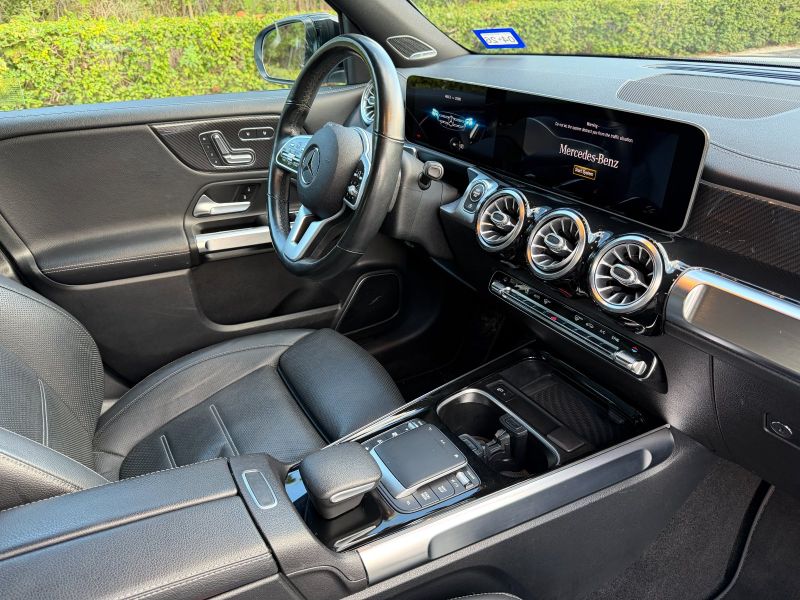 Mercedes-Benz GLB 250 pic #5872