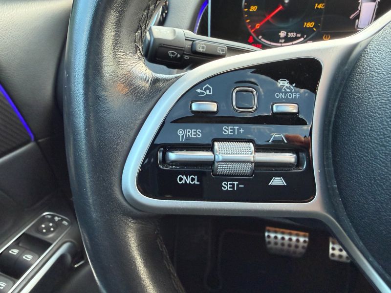 Mercedes-Benz GLB 250 pic #5879