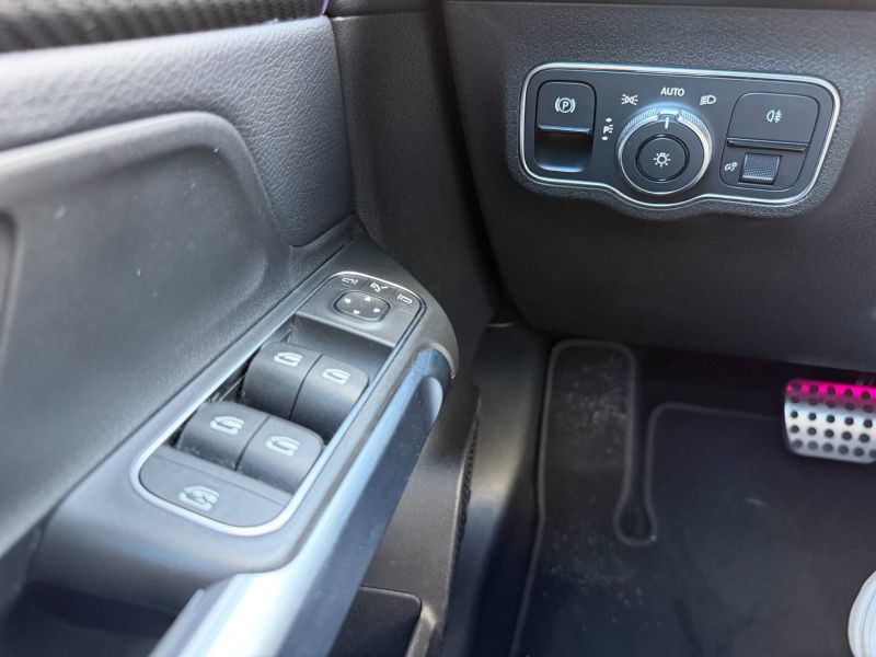 Mercedes-Benz GLB 250 pic #5882