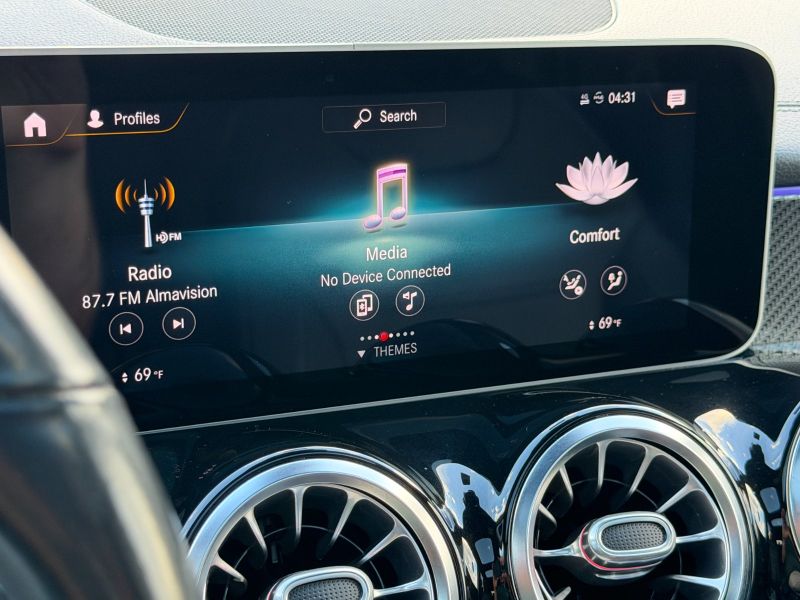 Mercedes-Benz GLB 250 pic #5888