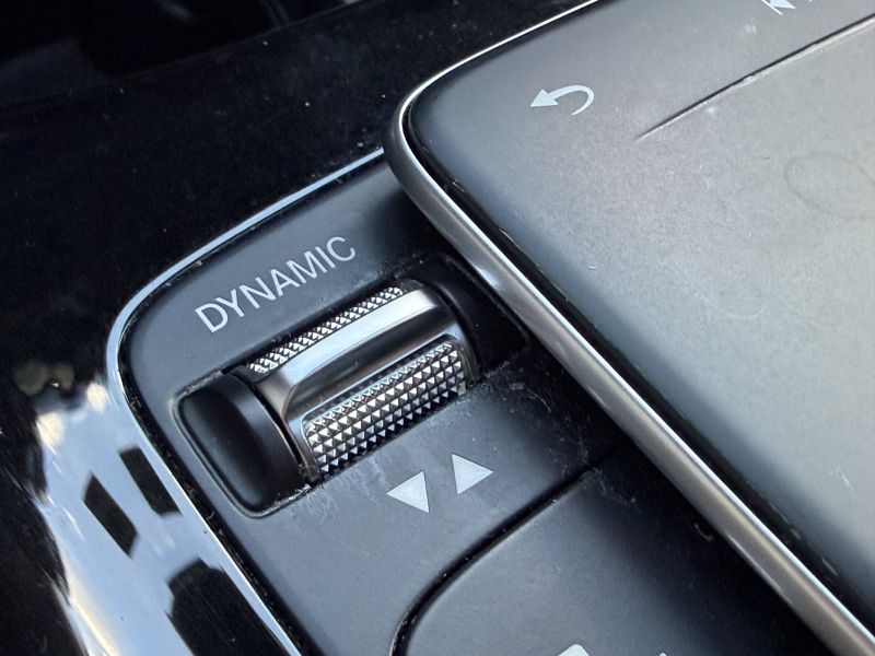 Mercedes-Benz GLB 250 pic #5889