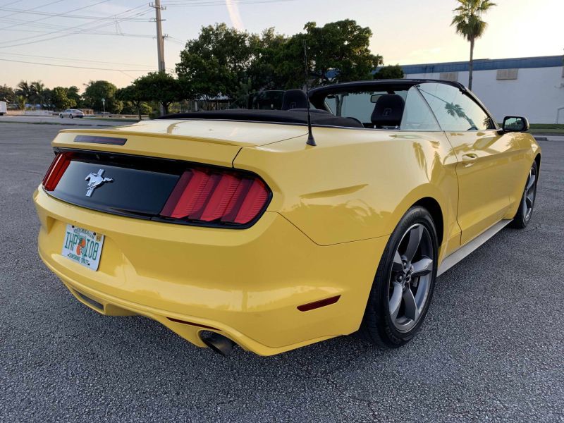 Ford Mustang pic #719